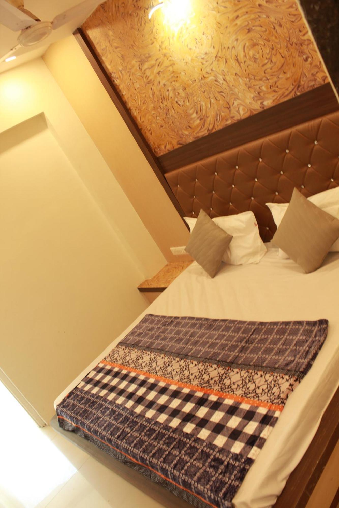 Hotel Skylark Vapi Ngoại thất bức ảnh