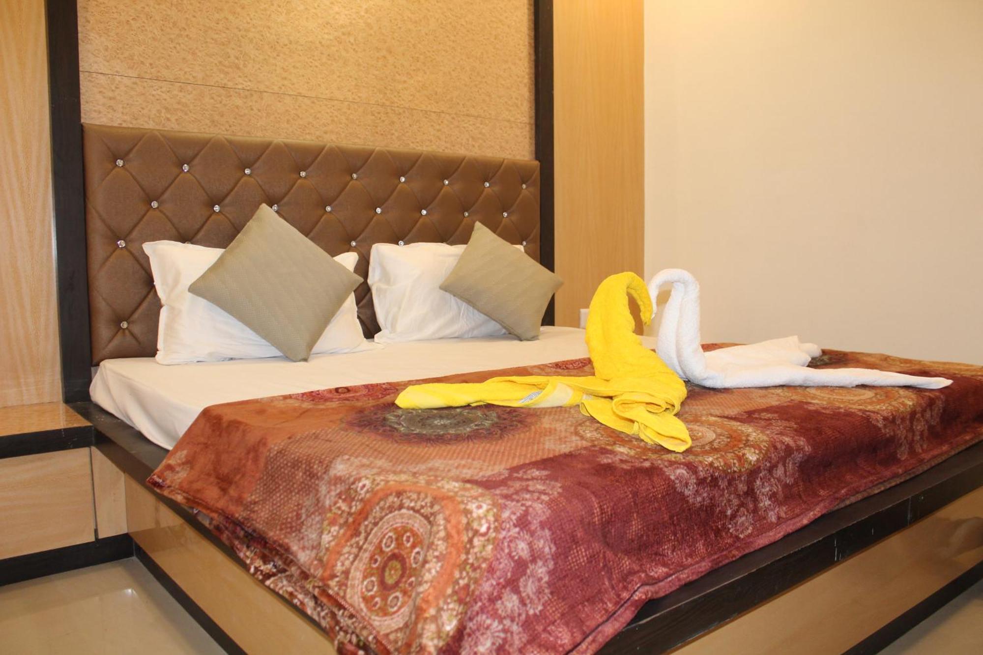 Hotel Skylark Vapi Ngoại thất bức ảnh